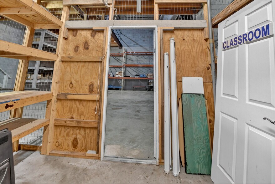 More Photos Of 13 SW 10th St, Deerfield Beach Flex For Lease