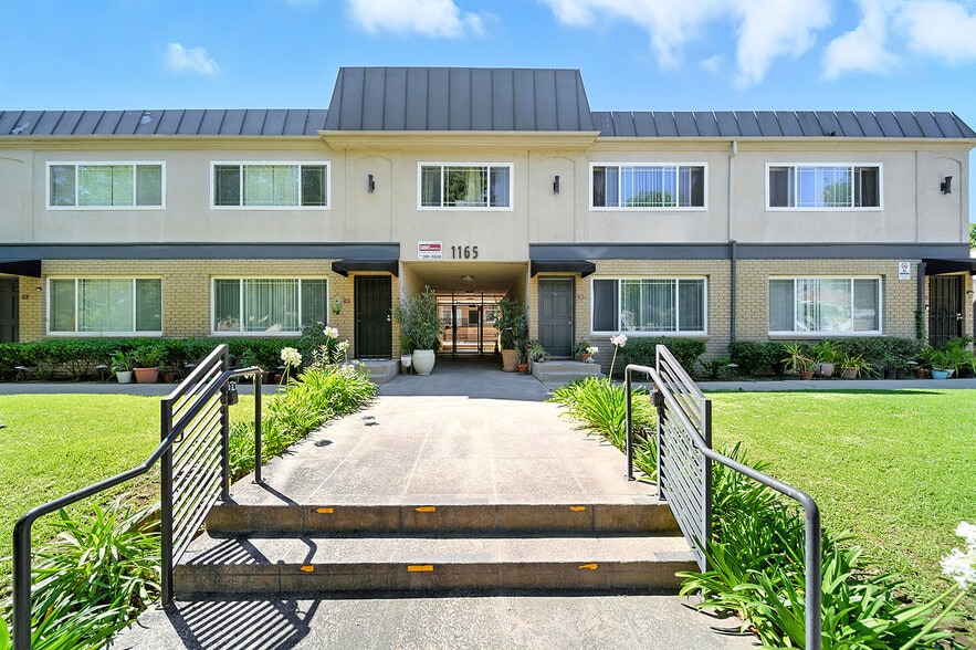 Primary Photo Of 1165 Thompson Ave, Glendale Apartments For Sale