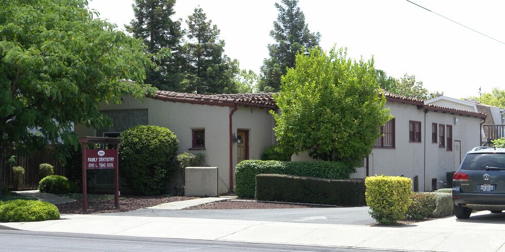 Primary Photo Of 2890 Concord Blvd, Concord Medical For Sale