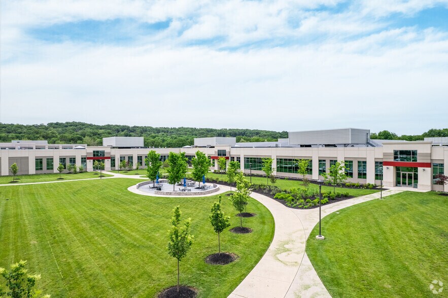 More Photos Of 1100-1140 Virginia Dr, Fort Washington Office For Lease