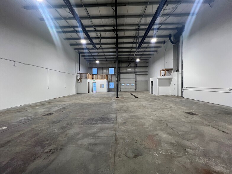 More Photos Of 7609 Sparrow Dr, Leduc Warehouse For Sale