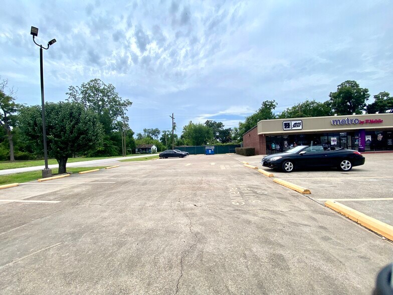 More Photos Of 2745-2765 Washington Blvd, Beaumont General Retail For Sale