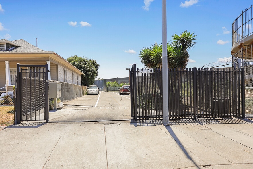 More Photos Of 2104 Mozart St, Los Angeles Apartments For Sale