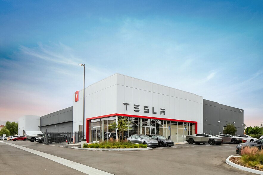 More Photos Of 24050 Creekside Rd, Valencia General Retail For Sale