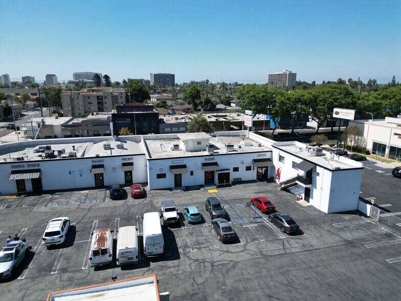 More Photos Of 501 W 17th St, Santa Ana Storefront Retail Office For Lease