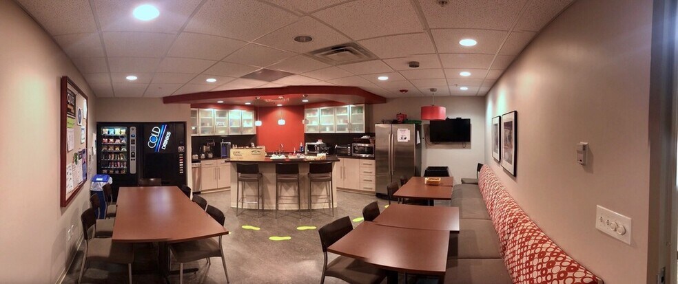 More Photos Of 537 E Pete Rose Way, Cincinnati Office For Lease