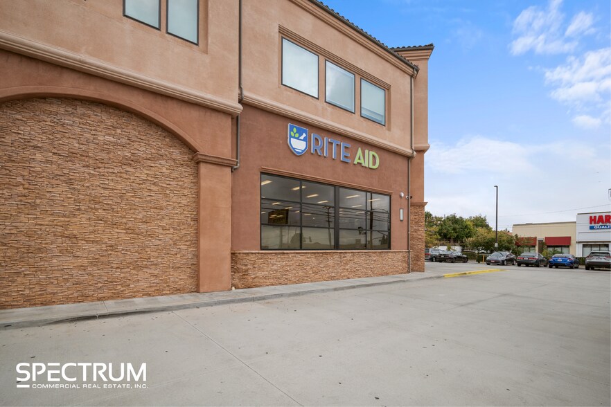 More Photos Of 13803 Foothill Blvd, Sylmar Drugstore For Lease