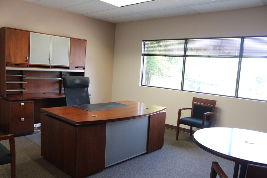 More Photos Of 801 S Durkin Dr, Springfield Office For Sale