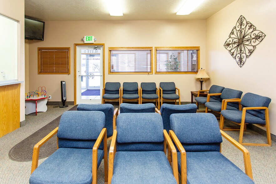 More Photos Of 1263 Bennett Ave, Burley Medical For Sale