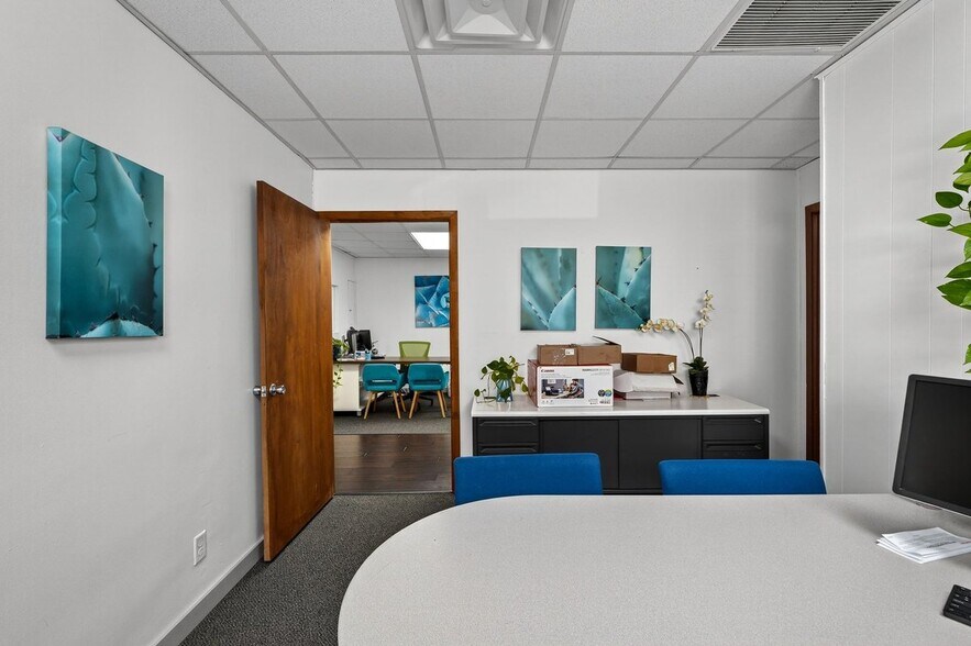 More Photos Of 325 S Yonge St, Ormond Beach Medical For Sale