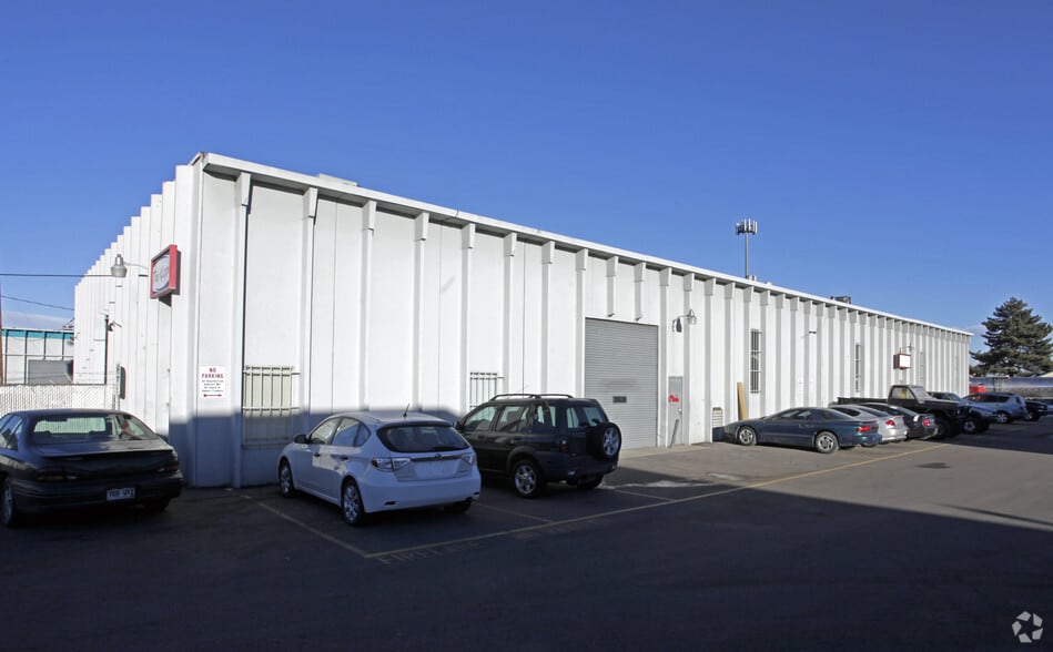 More Photos Of 1855 W Union Ave, Englewood Unknown For Lease