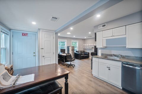 More Photos Of 440 Middle Country Rd, Middle Island Apartments For Sale