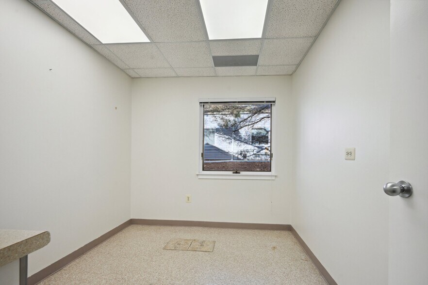 More Photos Of 2117-2123 Klockner Rd, Trenton Medical For Sale