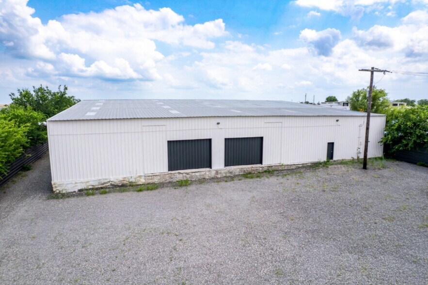 More Photos Of 7240 E IH-10, San Antonio Warehouse For Lease