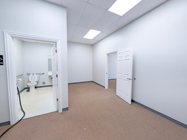 More Photos Of 25445 S Pheasant Ln, Channahon Storefront For Lease