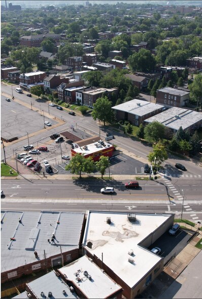 More Photos Of 2916 Gravois Ave, Saint Louis Restaurant For Sale