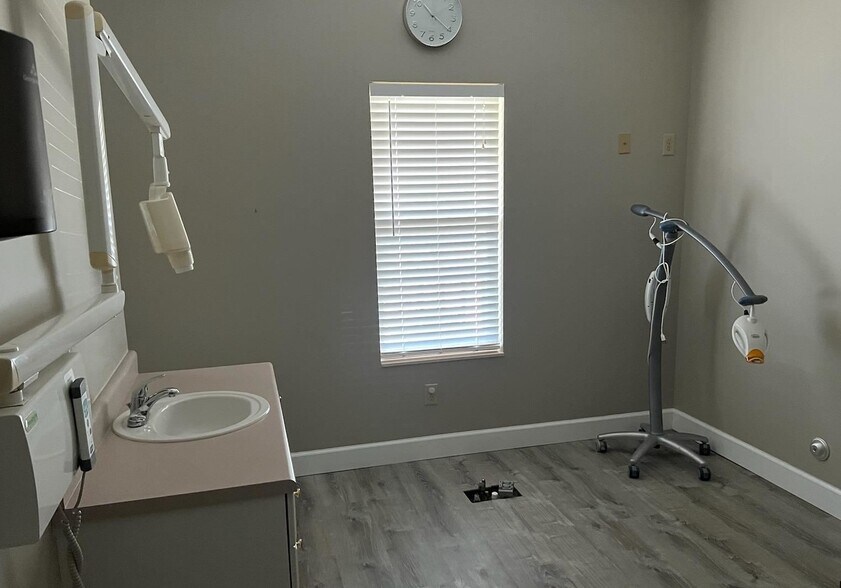 More Photos Of 3397 Helena Rd, Helena Medical For Sale