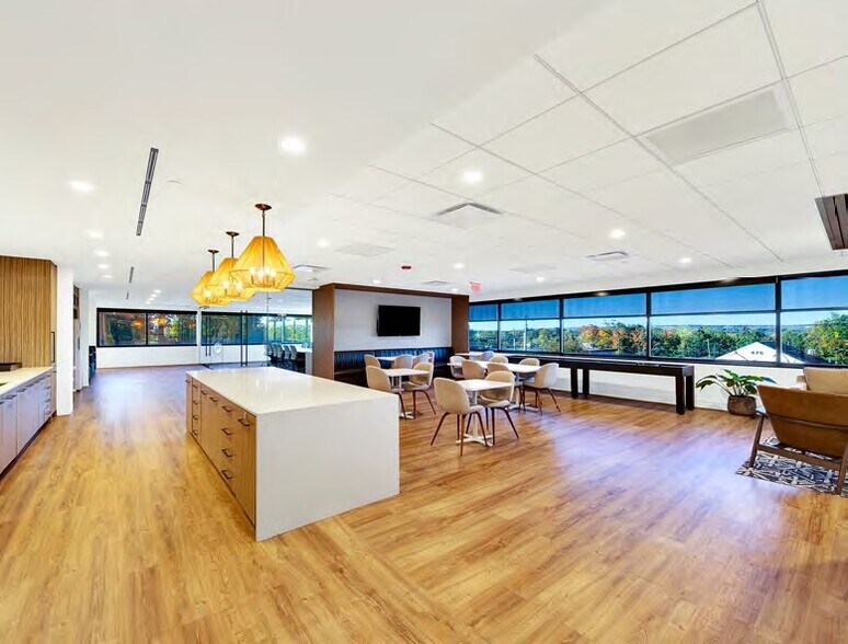 More Photos Of 500 N Franklin Tpke, Ramsey Office For Sale