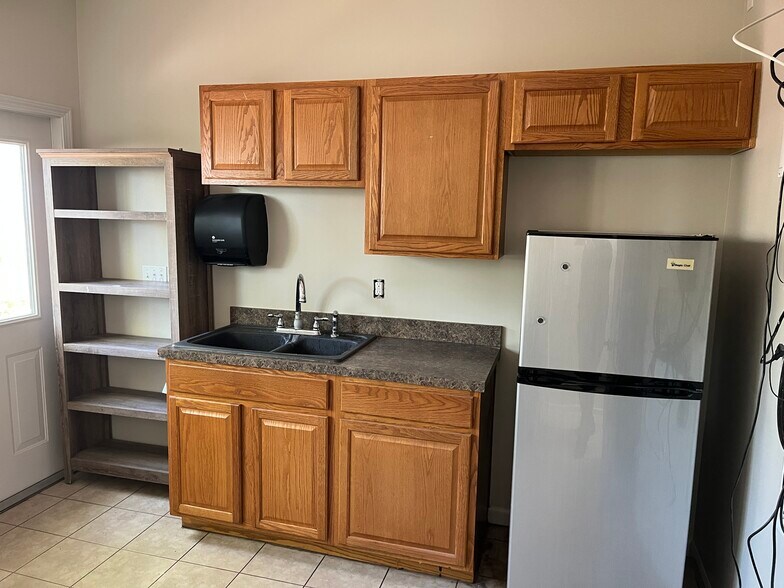 More Photos Of 8141 Ramona Blvd, Jacksonville Medical For Lease