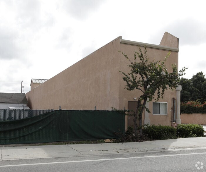 More Photos Of 2458 Newport Blvd, Costa Mesa Self Storage For Sale