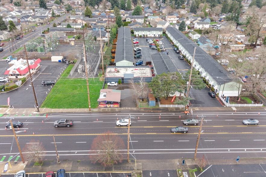 More Photos Of 17419 SE Division St, Portland Office For Sale