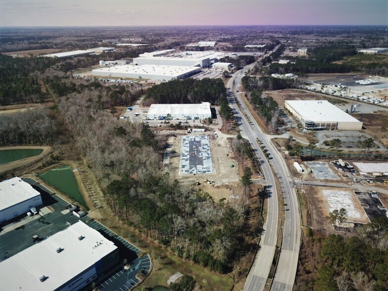 More Photos Of 8439 Palmetto Commerce Pky, Ladson Flex For Lease