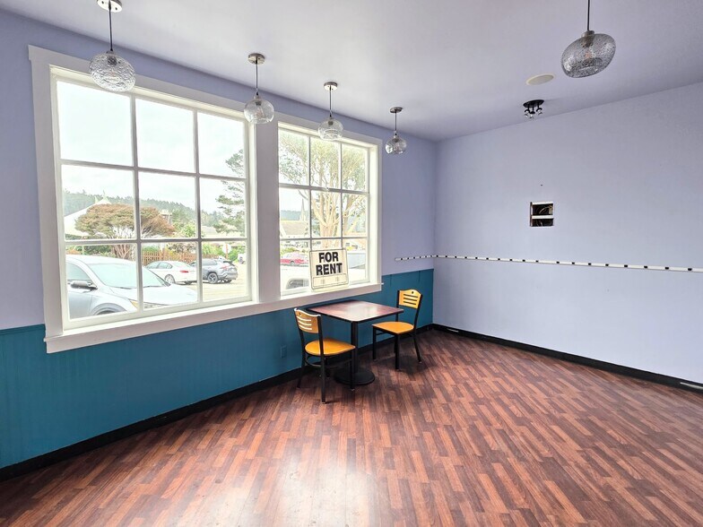 More Photos Of 10450 Lansing St, Mendocino Freestanding For Lease