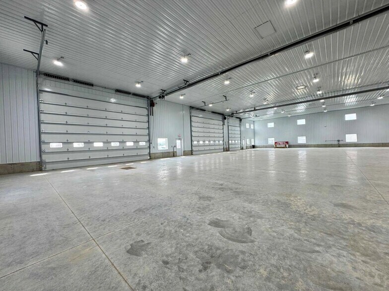 More Photos Of 550 G St NE, Walford Warehouse For Lease