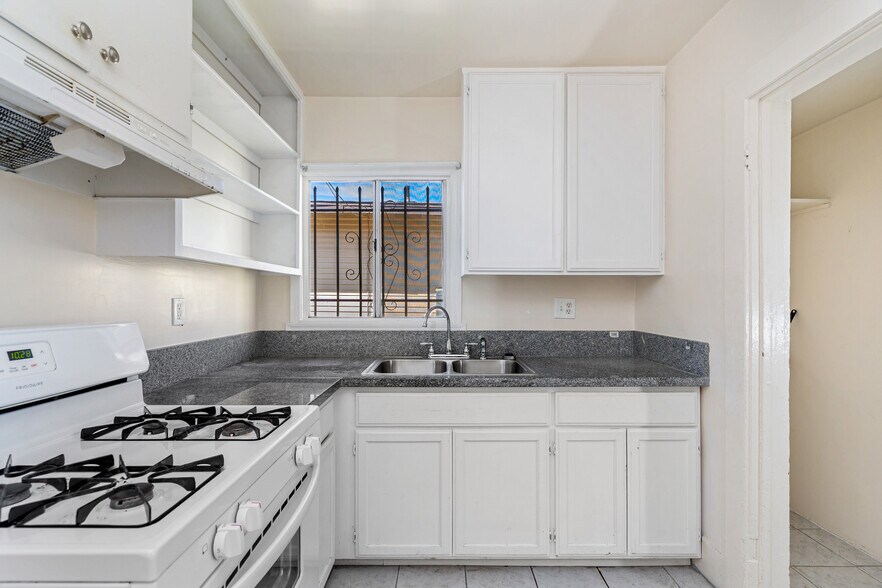 More Photos Of 720 King Ave, Wilmington Apartments For Sale