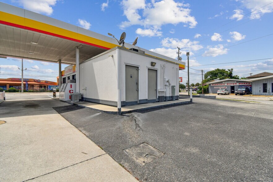 More Photos Of 2350 N Ponce De Leon Blvd, Saint Augustine Service Station For Sale