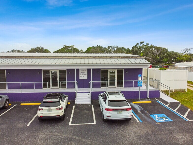 More Photos Of 5620 Palmer Blvd, Sarasota Light Manufacturing For Lease