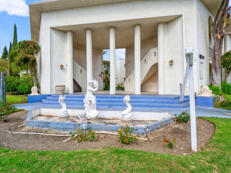 More Photos Of 10749 New Haven St, Sun Valley Apartments For Sale