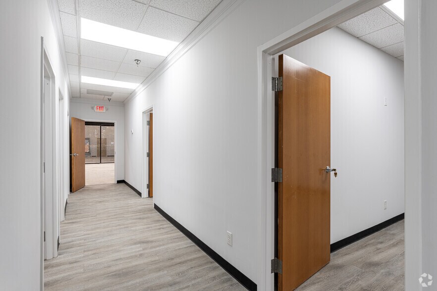 More Photos Of 150 Hembree Park Dr, Roswell Unknown For Lease