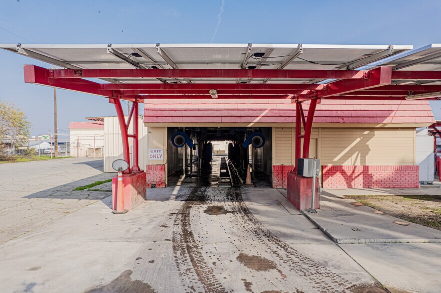 More Photos Of 1407 High St, Delano Carwash For Lease