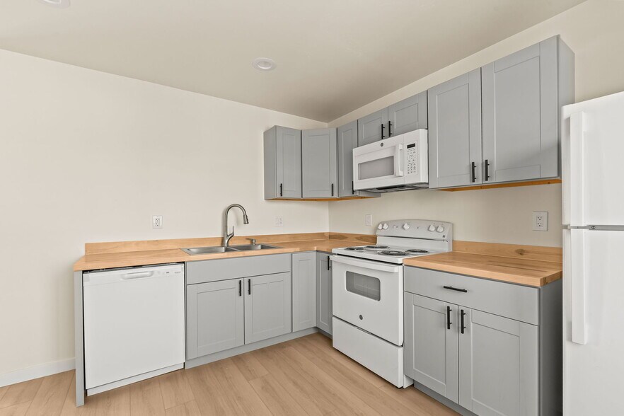 More Photos Of 3546-3552 47th St, San Diego Apartments For Sale