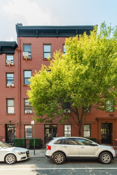 More Photos Of 212 Eighth Ave, New York Apartments For Sale