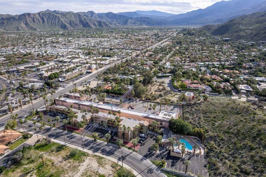 More Photos Of 1633 S Palm Canyon Dr, Palm Springs Hotel For Sale
