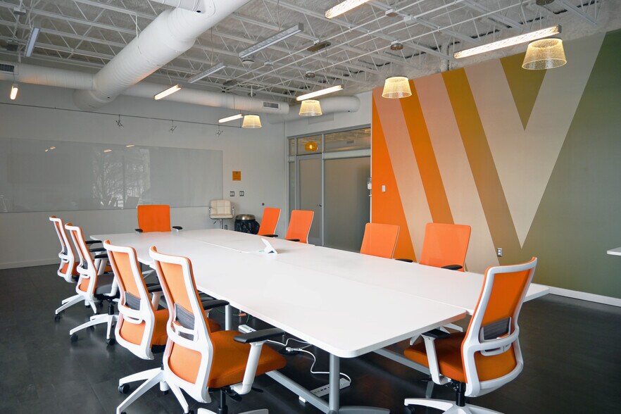 More Photos Of 40700 Woodward Ave, Bloomfield Hills Office For Sale