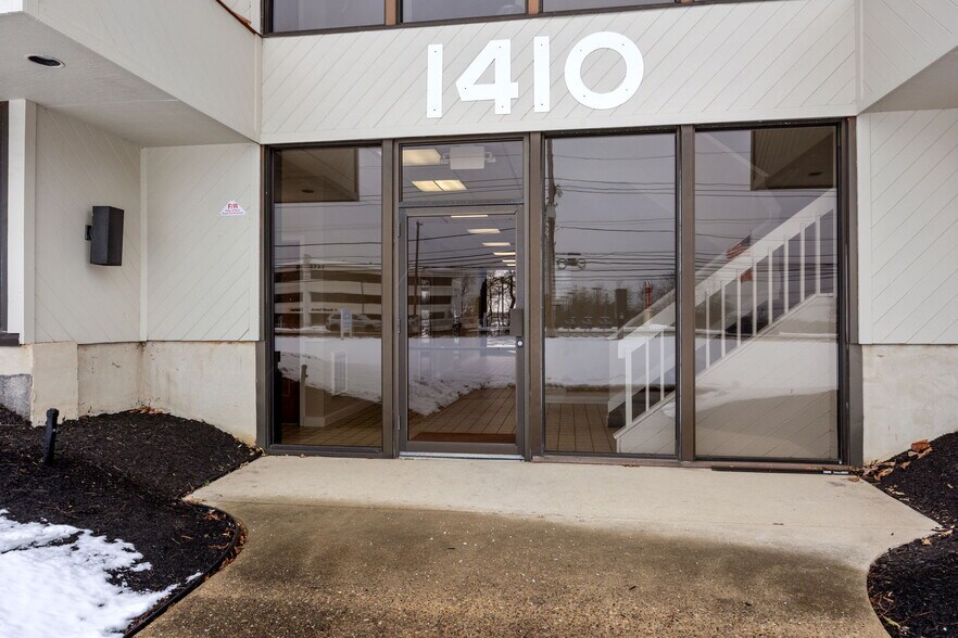 More Photos Of 1410 Hooper Ave, Toms River Office For Lease