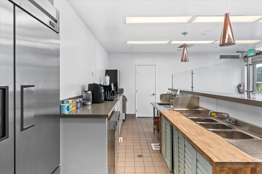 More Photos Of 15210 Central Ave, Chino Loft Creative Space For Sale