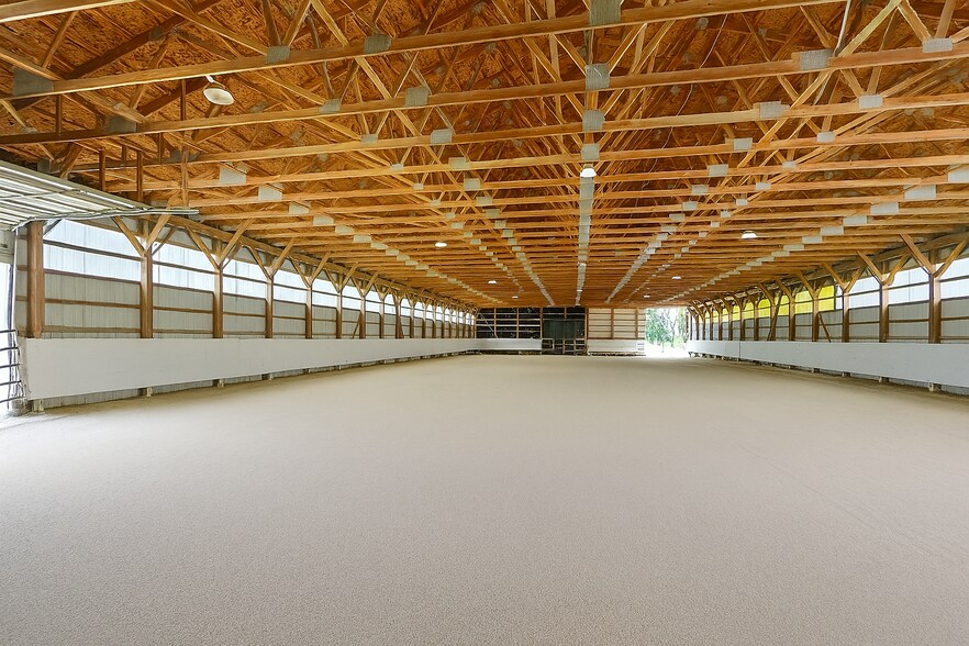 More Photos Of 14743 Leesburg Rd, Fort Wayne Specialty For Sale