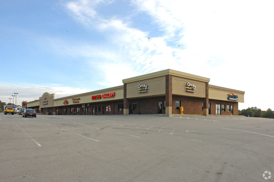 Primary Photo Of 708-718 Highlander Point Dr, Floyds Knobs Storefront Retail Office For Lease