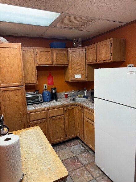 More Photos Of 11911-11913 Warfield St, San Antonio Warehouse For Sale