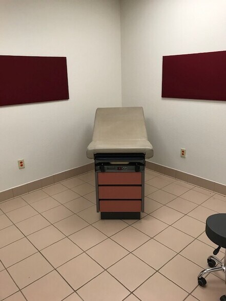 More Photos Of 198 S Coronado Dr, Sierra Vista Medical For Sale