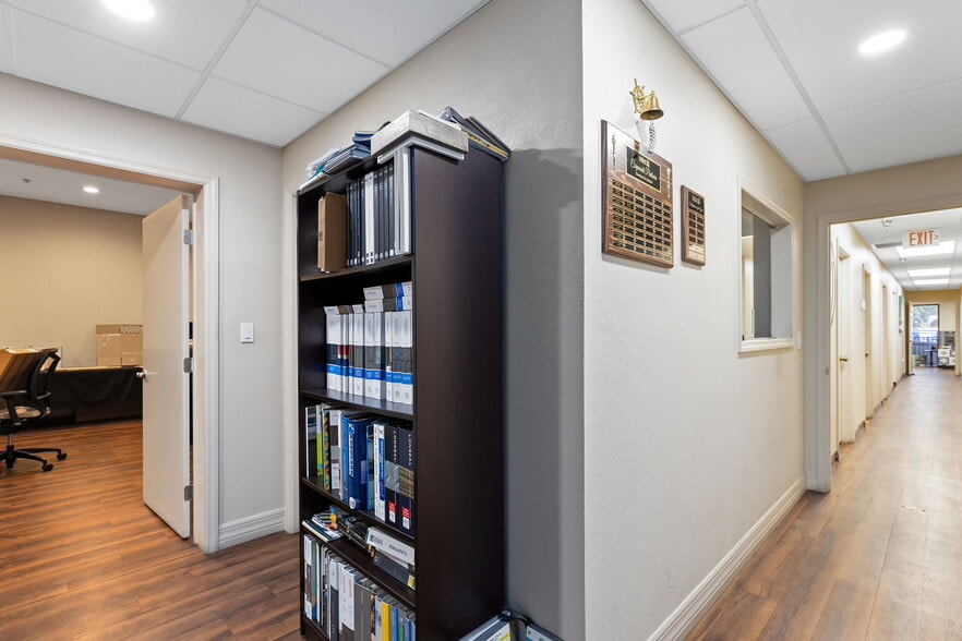 More Photos Of 1356 Bennett Dr, Longwood Distribution For Sale