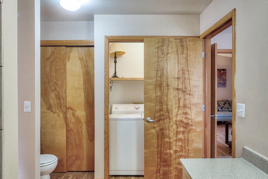 More Photos Of 1533 Arbors Ln, Bloomington Apartments For Sale