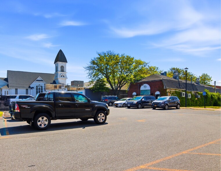 More Photos Of 40 E Main St, Riverhead Restaurant For Sale