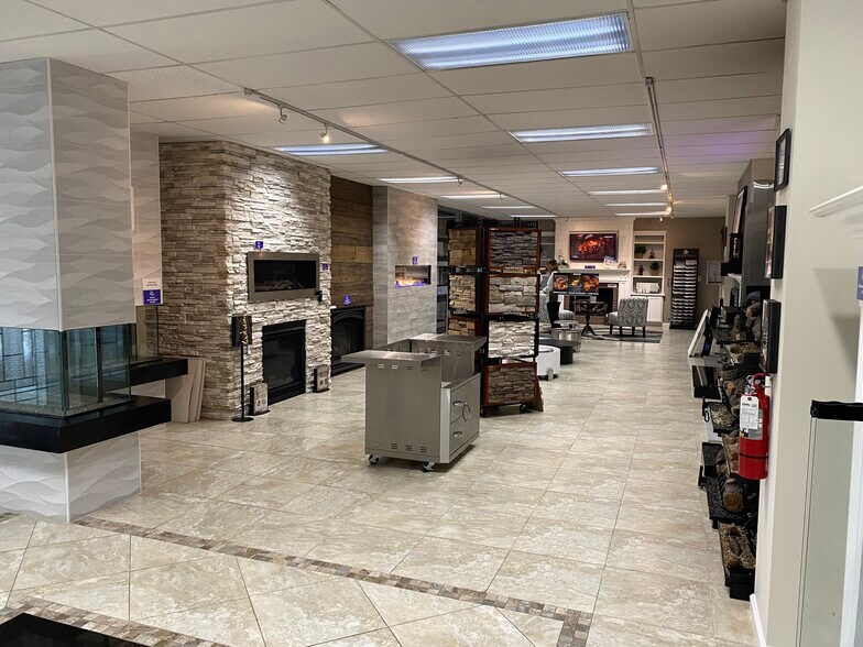 More Photos Of 5225 Edgewood Ct, Jacksonville Warehouse For Sale