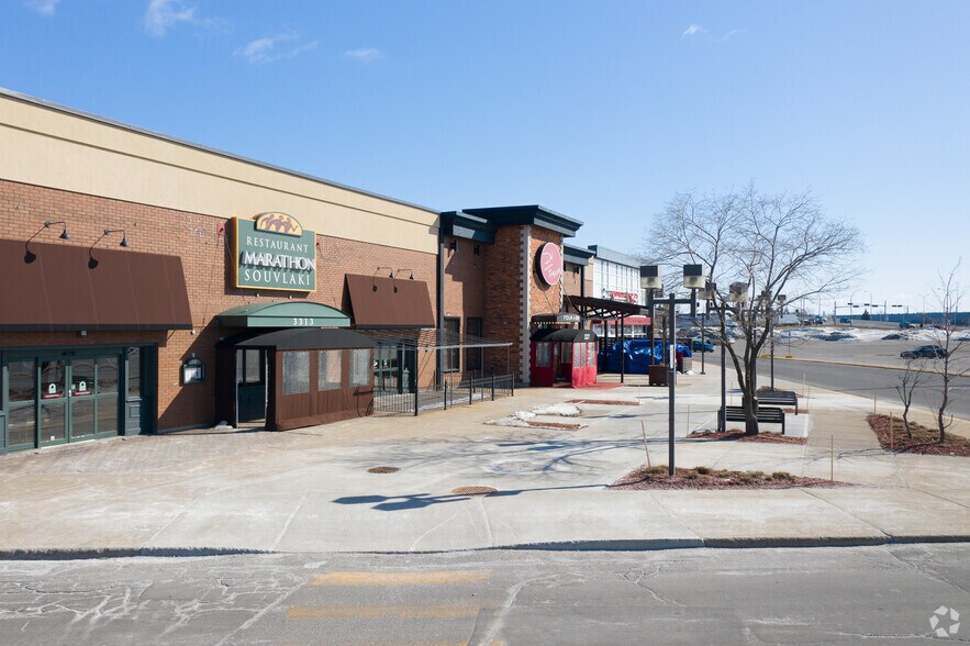 More Photos Of 3237 Boul des Sources, Dollard-des-Ormeaux General Retail For Lease