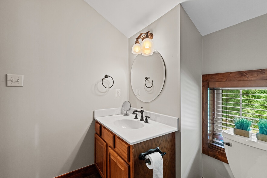 More Photos Of 5455 Plantation Rd, Sunbury Lodge Meeting Hall For Sale